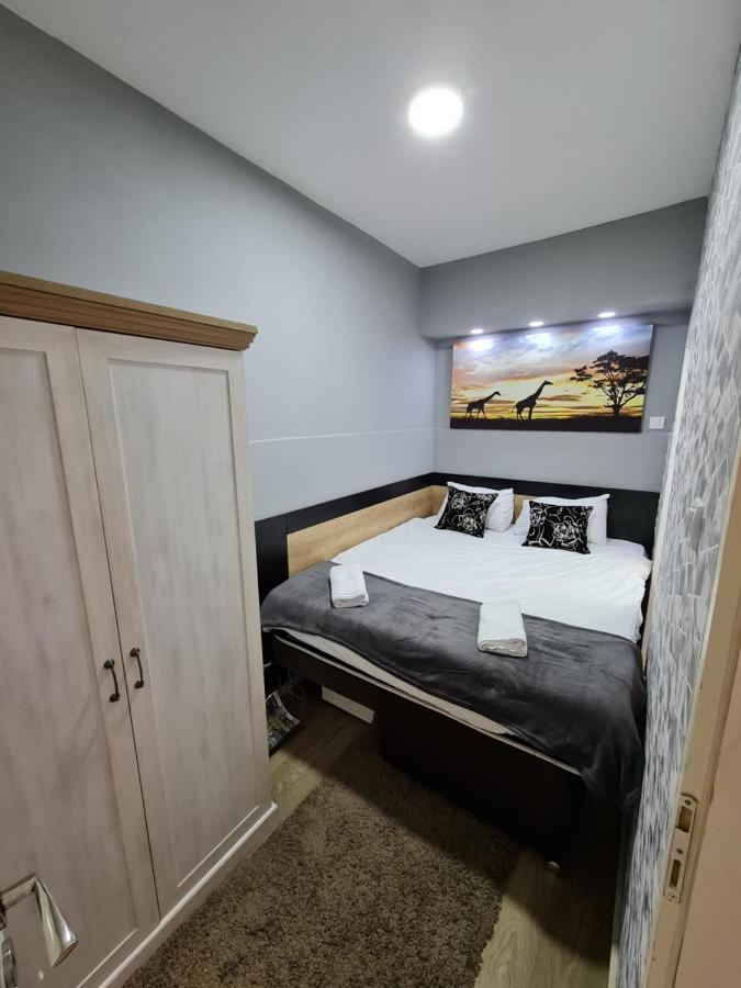 Apartamento Nikola Tesla City Walk Ni Exterior foto